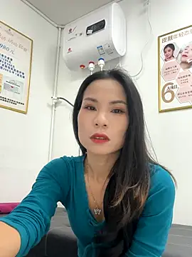 Snapshot of Baby-mmm chatting on November 11, 6:02 am Baby-mmm online show from November 11, 6:02 am