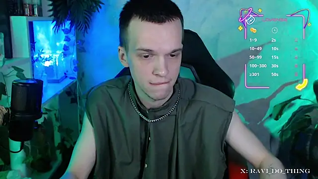 Snapshot of frozen_boy chatting on October 31, 3:24 pm frozen boy online show from October 31, 3:24 pm