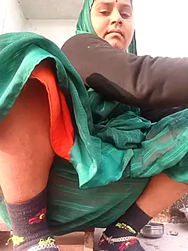 Sheema tyagi online show from December 15, 2:49 am