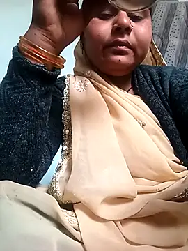 Sheema tyagi online show from January 11, 2:05 am