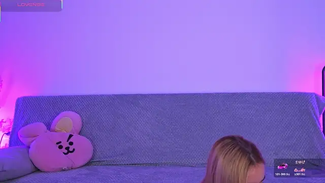 AmyKent  online show from April 18, 2:43 pm