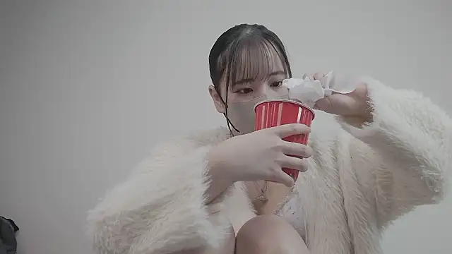 Snapshot of CocoaMilk18 chatting on December 4, 12:47 pm CocoaMilk18 online show from December 4, 12:47 pm