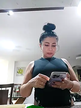 Snapshot of mia_mancinii chatting on December 19, 1:01 am mia mancinii online show from December 19, 1:01 am