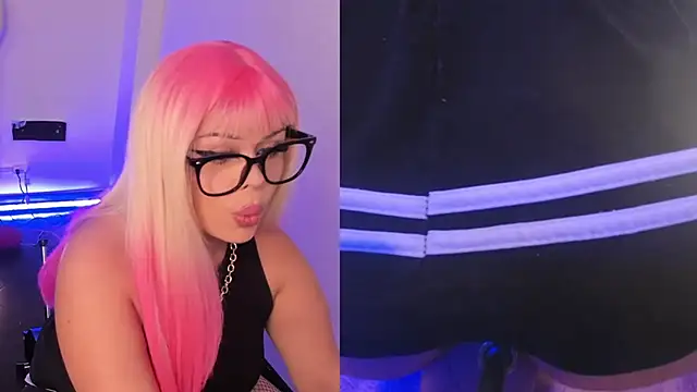 Snapshot of Missy_Aprill chatting on October 14, 1:45 pm Missy Aprill online show from October 14, 1:45 pm