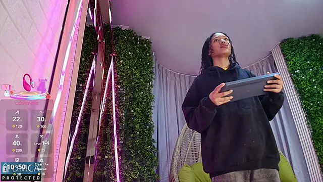 Kiara Zahiri   online show from September 17, 10:39 am