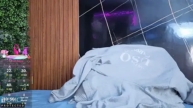 Kiara Zahiri   online show from October 20, 11:10 am