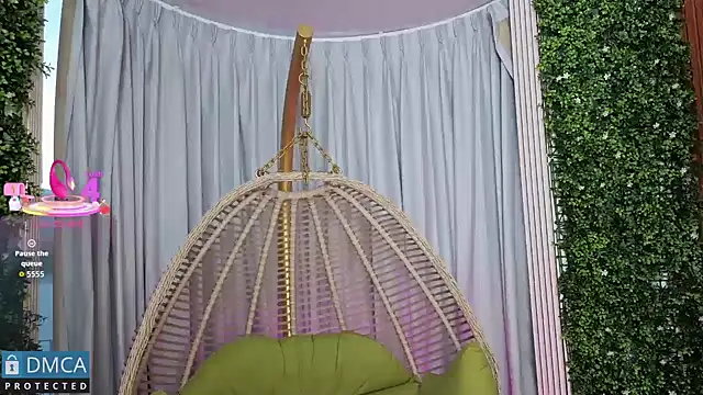 Kiara Zahiri   online show from November 1, 10:50 am