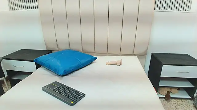 agatha fit online show from December 14, 1:05 pm