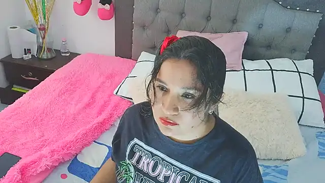 Nicolletorres2 online show from February 3, 8:14 pm