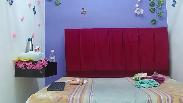 Snapshot of andrealopezcm101 chatting on October 3, 11:07 am andrealopezcm101 online show from October 3, 11:07 am