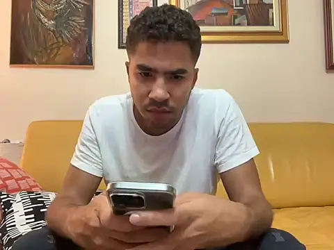 Snapshot of Markitos2323 chatting on November 12, 3:45 pm Markitos2323 online show from November 12, 3:45 pm