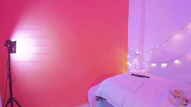 Snapshot of victoria_rossett chatting on October 28, 10:01 pm victoria rossett online show from October 28, 10:01 pm