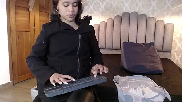 Snapshot of Kristall_06 chatting on September 16, 8:26 am Kristall 06 online show from September 16, 8:26 am