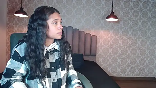 Snapshot of Kristall_06 chatting on October 6, 5:49 am Kristall 06 online show from October 6, 5:49 am