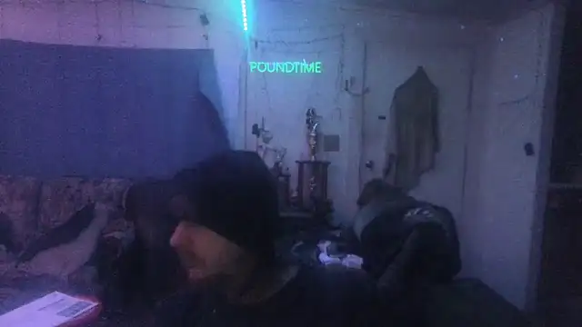 Poundtown1226 online show from January 10, 11:42 pm