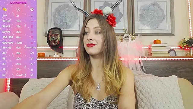 Snapshot of MuseDollX chatting on October 19, 7:03 pm MuseDollX online show from October 19, 7:03 pm