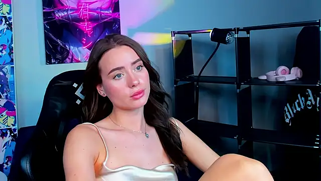 Snapshot of Ameli_Povilain chatting on September 12, 11:21 am Ameli Povilain online show from September 12, 11:21 am