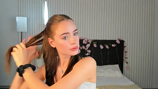 Snapshot of Ameli_Povilain chatting on October 2, 11:28 am Ameli Povilain online show from October 2, 11:28 am