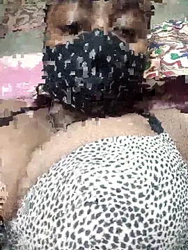 Snapshot of Schii69 chatting on November 28, 4:04 am Schii69 online show from November 28, 4:04 am