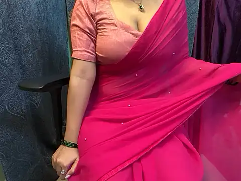 YoursSuku online show from October 2, 6:15 pm