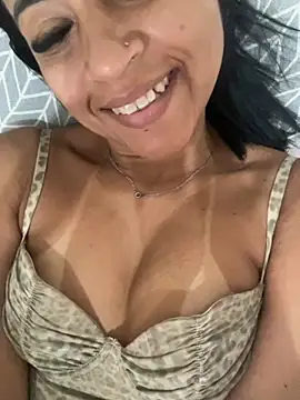 Snapshot of Katianesantos chatting on September 28, 8:20 am Katianesantos online show from September 28, 8:20 am