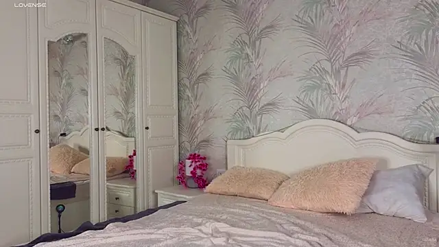 Snapshot of Avyrium chatting on September 8, 7:13 pm Avyrium online show from September 8, 7:13 pm