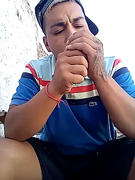 Snapshot of NegroArg_22 chatting on March 4, 1:39 pm NegroArg 22 online show from March 4, 1:39 pm