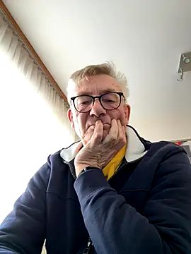 Snapshot of randyandy67 chatting on December 4, 1:53 pm randyandy67 online show from December 4, 1:53 pm