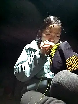 ngan-cute online show from November 22, 3:44 pm