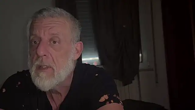 Snapshot of Pigna16PSRN chatting on February 6, 10:57 pm Pigna16PSRN online show from February 6, 10:57 pm