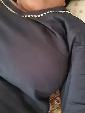 Snapshot of angel_ridhi chatting on October 1, 8:31 am angel ridhi online show from October 1, 8:31 am