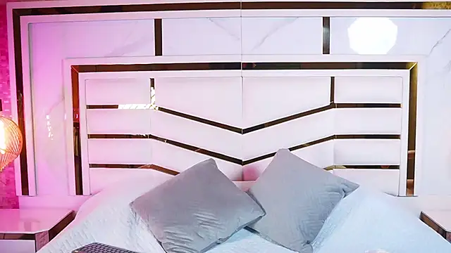 Snapshot of amy_greene chatting on February 19, 12:01 pm amy greene online show from February 19, 12:01 pm