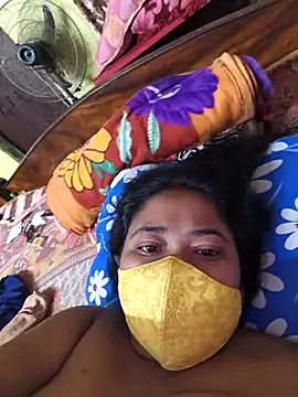 Smile-quien online show from April 11, 9:30 pm