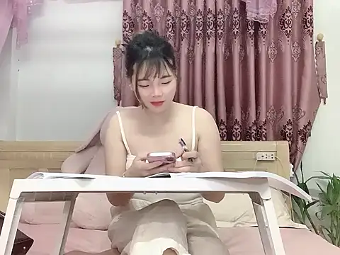 Snapshot of Pony898 chatting on November 13, 4:17 pm Pony898 online show from November 13, 4:17 pm