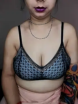 Snapshot of Oh_011 chatting on November 6, 5:08 am Oh 011 online show from November 6, 5:08 am