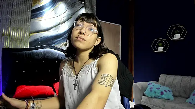 christina vamp1 online show from October 29, 2:41 pm