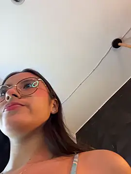 Juanita-Diaz online show from November 1, 8:33 pm