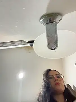 Juanita-Diaz online show from November 29, 8:23 pm