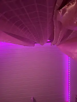 luluzinhax online show from April 14, 5:02 am