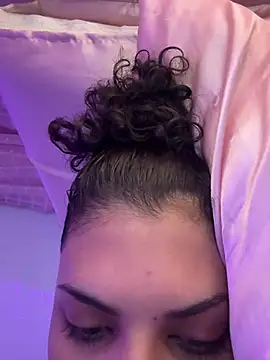 luluzinhax online show from April 17, 5:32 am