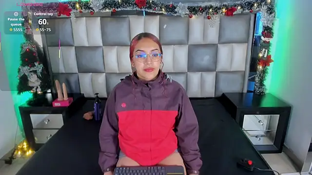 Snapshot of Valkiria_js chatting on December 2, 12:10 pm Valkiria js online show from December 2, 12:10 pm