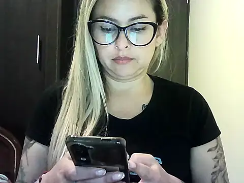 Valery  Rouse  online show from December 14, 10:47 pm