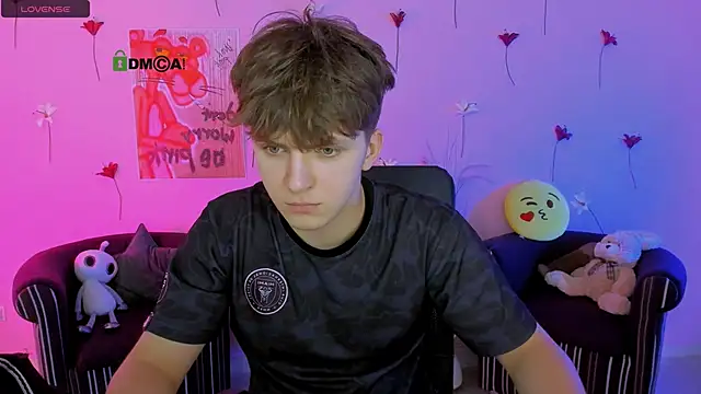 travis wolf  online show from March 21, 9:47 am