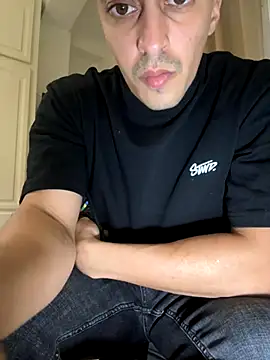 Snapshot of Merousexy282828 chatting on December 2, 4:57 pm Merousexy282828 online show from December 2, 4:57 pm