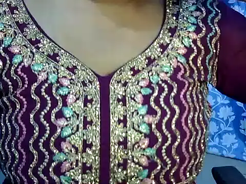 Snapshot of Sexy_vipasha chatting on November 7, 7:25 pm Sexy vipasha online show from November 7, 7:25 pm