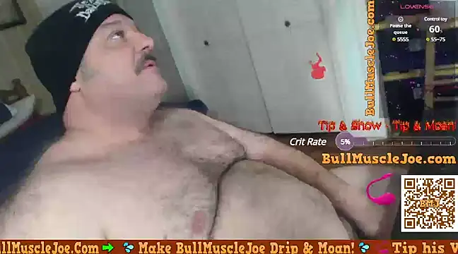 Snapshot of bullmusclejoe chatting on December 14, 4:34 am bullmusclejoe online show from December 14, 4:34 am