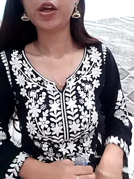 Snapshot of siya_rani67 chatting on November 22, 2:49 pm siya rani67 online show from November 22, 2:49 pm