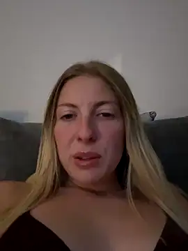 Snapshot of CheekyChelseaX chatting on September 13, 8:30 pm CheekyChelseaX online show from September 13, 8:30 pm