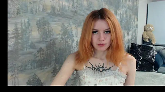 Snapshot of __Elina__ chatting on October 7, 7:27 am Elina online show from October 7, 7:27 am
