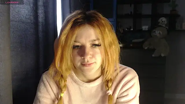 Snapshot of __Elina__ chatting on October 10, 4:44 am Elina online show from October 10, 4:44 am